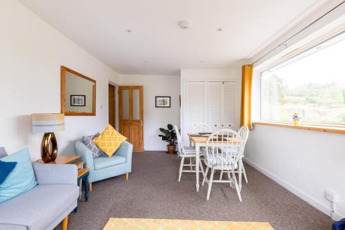 The Old Salt Store, 2 bed apartment with stunning river view