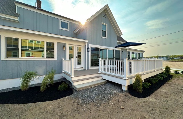 The Pioneer - York Beachfront living