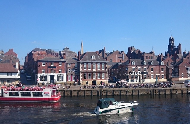 The Queens Hotel & Victoria Cloisters