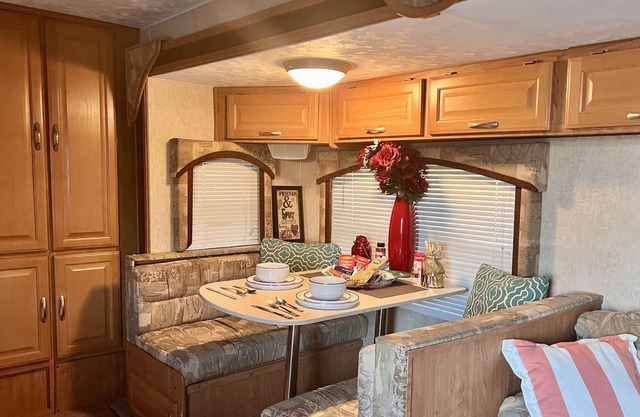 The “SALEM” Hidden Gem, 5 beds / 2 Bd, Vacation RV
