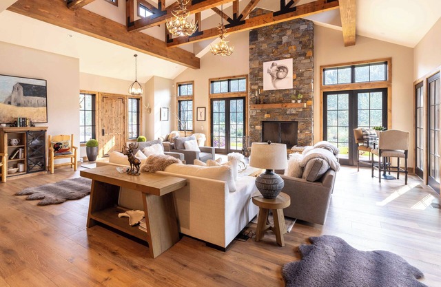 The Sheepbend Home - Luxury Home Steps to River!