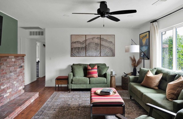 The Songbird 99: Pool, Hot Tub, Pet Friendly, EV