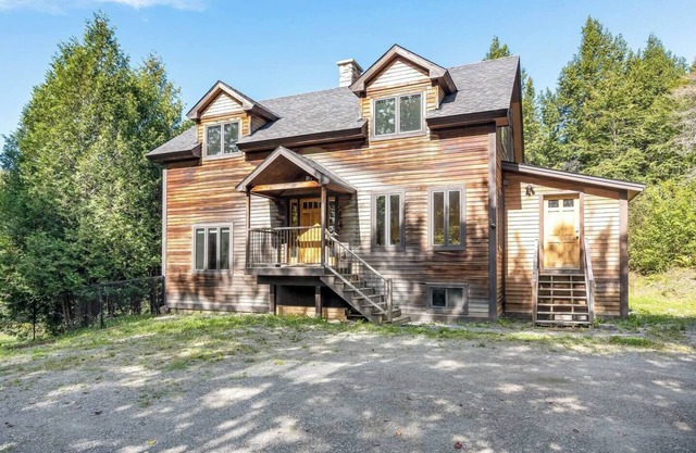 The Stargazing Mermaid, your waypoint for adventure!