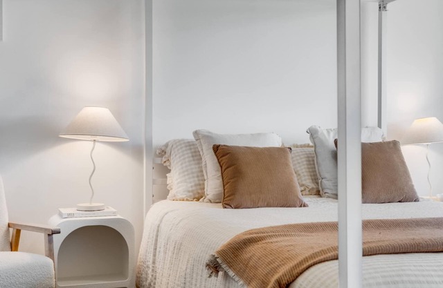 The sweet & spicy retreat. Your home away from home. WIFI included/Free parking.