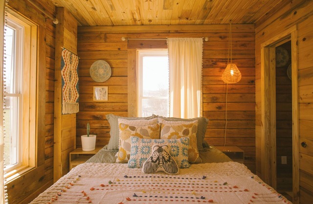 The Thru-Hiker: A Tiny Cabin in Appalachia, less than 5 miles from the AT!