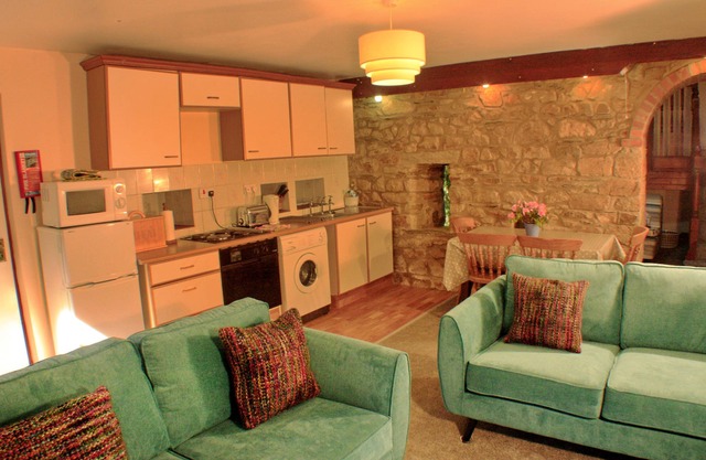 The Tower - sleeps 3 guests in 1 bedroom