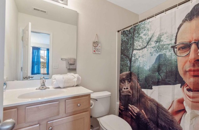 The townhouse by the greenway- Perfect Relocation or Vacation!