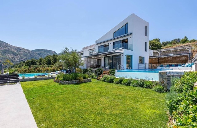 Three-Bedroom Villan