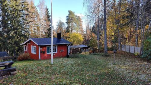 Three cozy cottages, sauna and hot tub