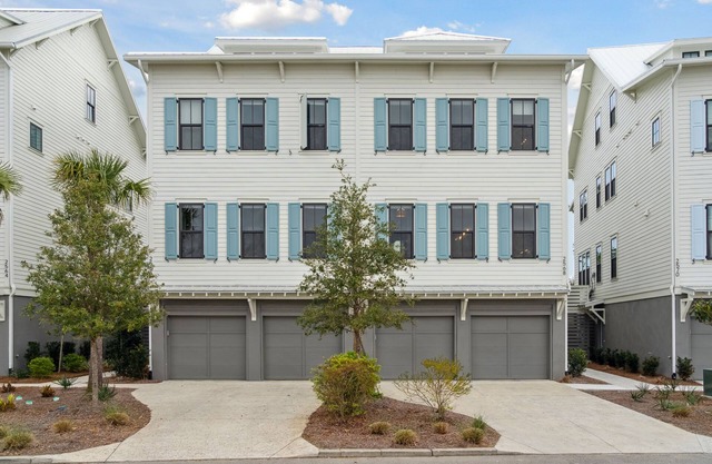 “Tidewater” 2568 Helmsman Rd. Spectacular Space at Kiawah River, 3 Bedrooms, Sleeps 9.