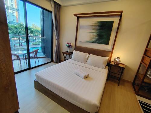 Timurbay Seafront By Moonlight pool view