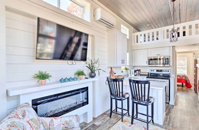 Tiny Home Retreat w/Fire Pit ~ 3 Mi to Lake!