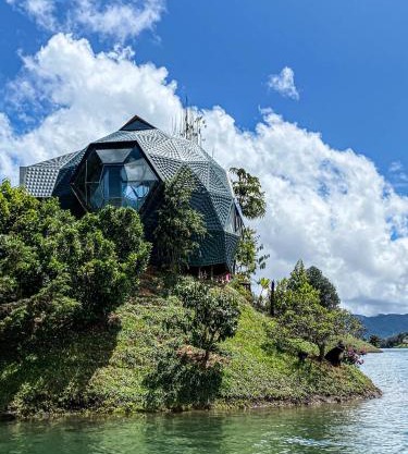 Tiny Lake House - Guatapé