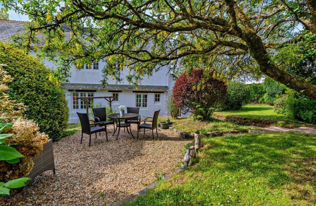 Toad Hall - Three Bedroom House, Sleeps 5