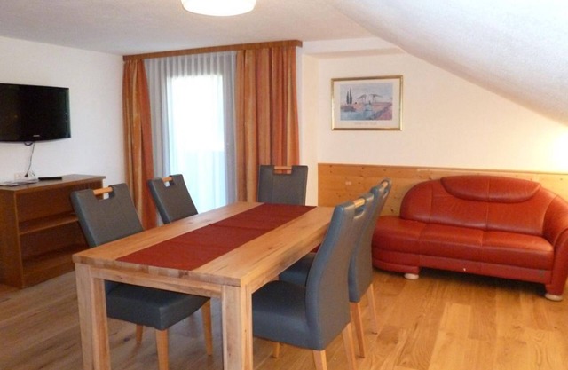 TOP 6 with 2 bedrooms and balcony - Haus Christian