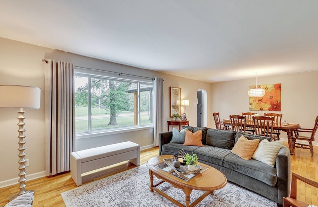 Topeka Farmhouse Hideaway: 5 Mi to Downtown!