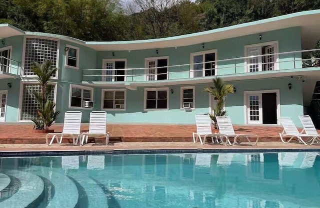 Torraille Waterfall Villas