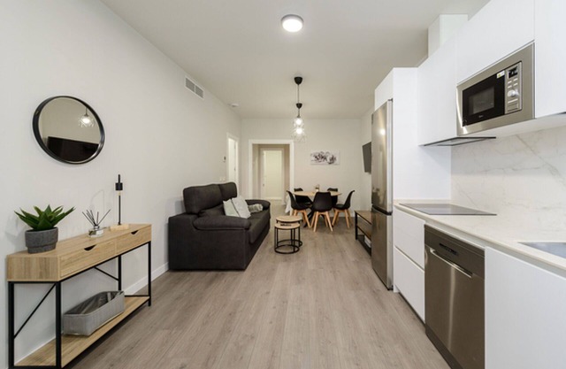 TORREJÓN SUITES APARTMENT. Low 8