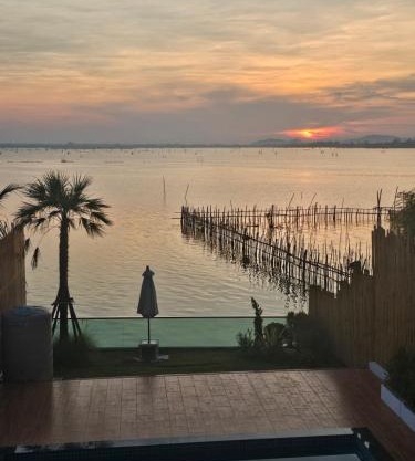 Touchwarin kohyor pool villa ธัชวารินเกาะยอพูลวิลล่า