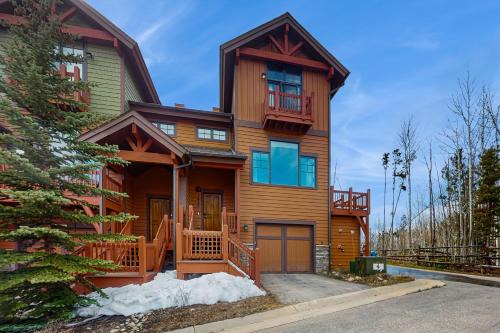 Trailside Tranquility