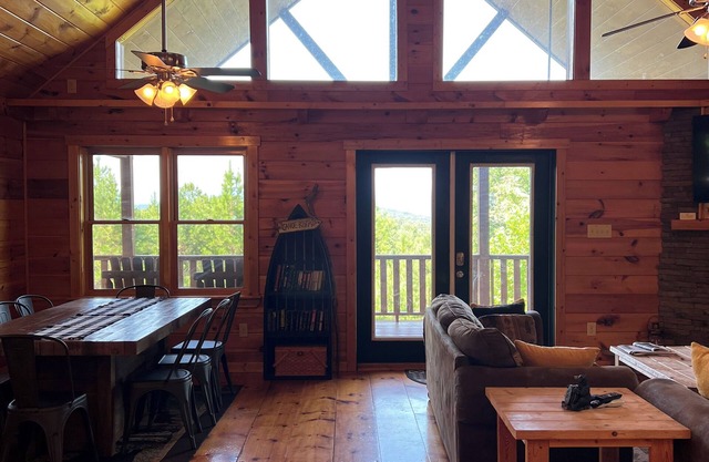 Tranquil Locust Pointe Cabin - Murphy NC 28906