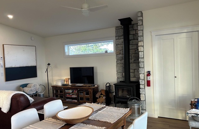 Tranquil private getaway at this beautiful cabin on 3 acres on Anarchist mtn.