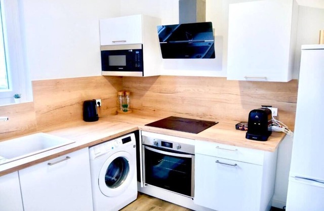 Travel Paris Shared Accommodation