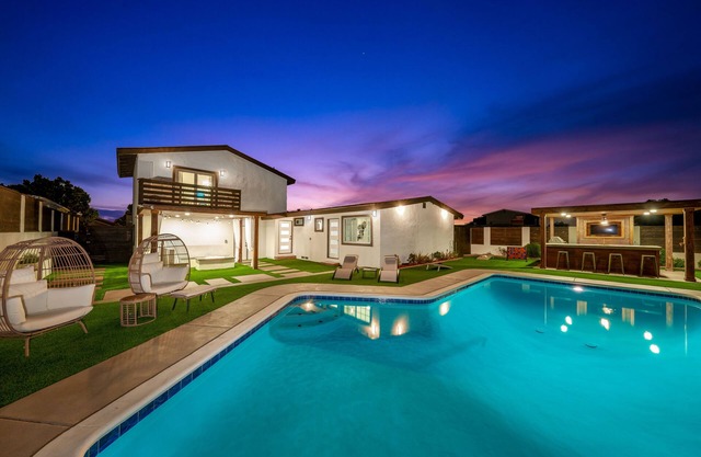 Traveler's Dream:Outdoor Bar, Cabana, Arcade, Pool