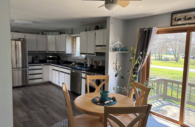 Tremendous 2-bedroom house in Sunset Bay