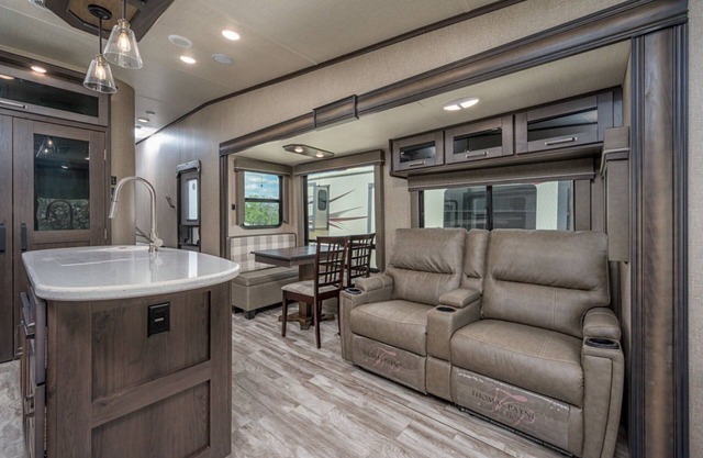 Triple W Grand Design Reflection RV