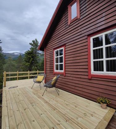 Tronstadbu- 1800s Cabin near Geirangerfjord & Slogen Hike