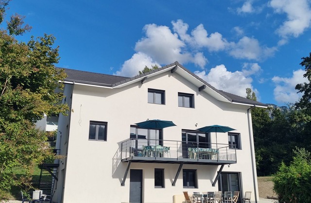 Twin room-Comfort-Ensuite with Shower-Chambre Lits Jumeaux RDC