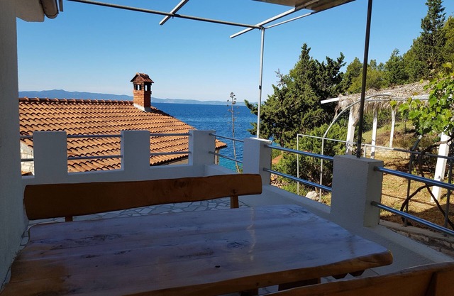Two bedroom apartment near beach Cove Jedra, Hvar (A-2583-f)
