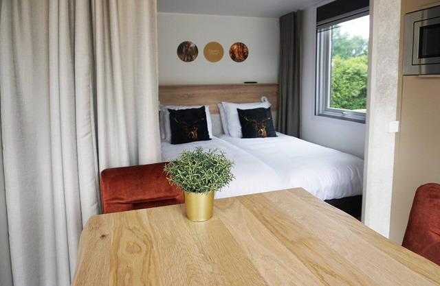 Two-person Hotel Lodge