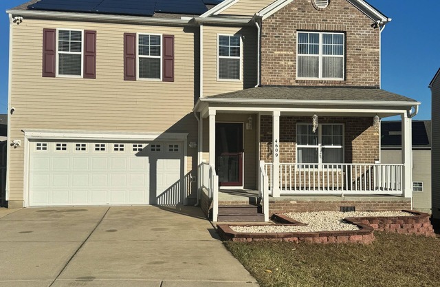 Two-Story Getaway Home with Outdoor Jacuzzi and Fire Pit★ EVENTS WELCOMED ★