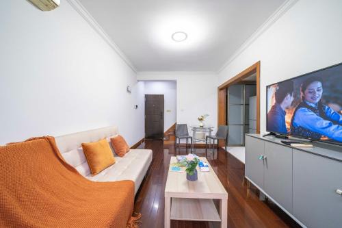 Tyms Modern 1BR APT Gubei Carnival Court