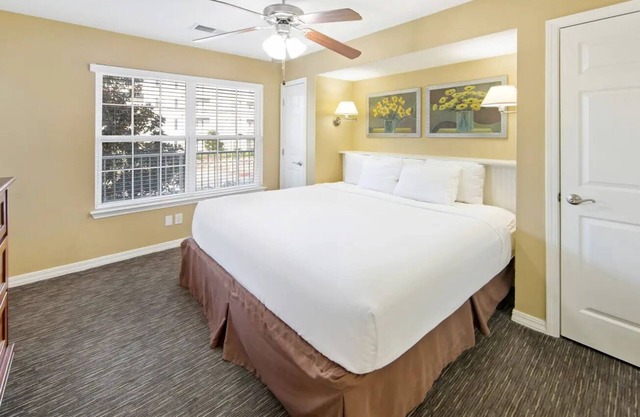 Ultimate Getaway: 3 Villas, Pools, Golf, S’mores, Fishing & Games Galore!
