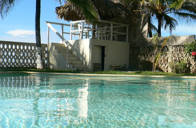 Under new management - Private pool and beach