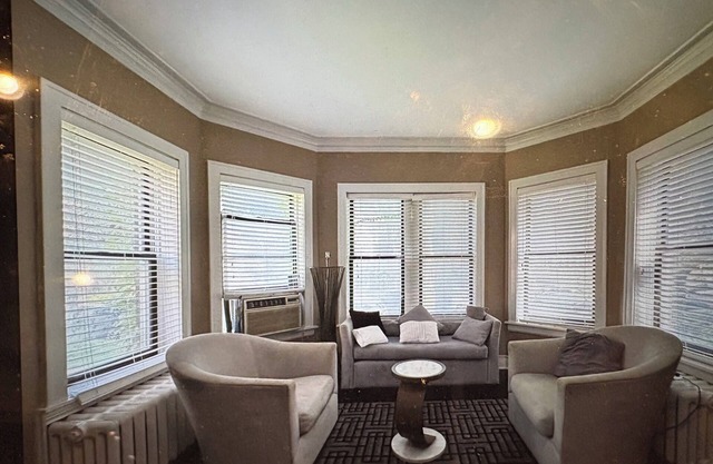 Unforgettable fully furnished three bedroom, one bathroom in Edgewater