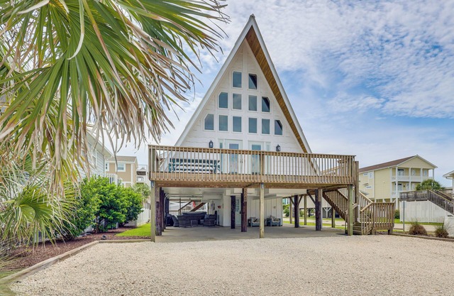 Unique A-Frame Beach House: 'The Beacon at OIB'