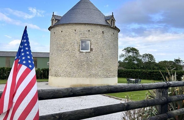 Unique accommodation with private garden, pets welcome