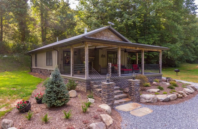 Up the Creek - single level modern farmhouse