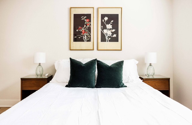 Upscale Condo - Gym, Game Room, Coffee Shop