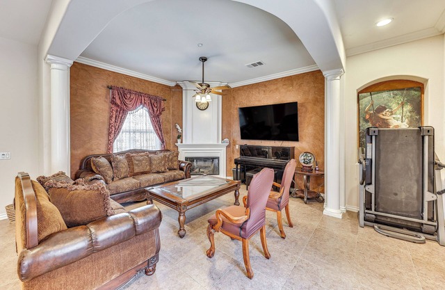 Upscale Triplex w/Pool Access in Riverside!