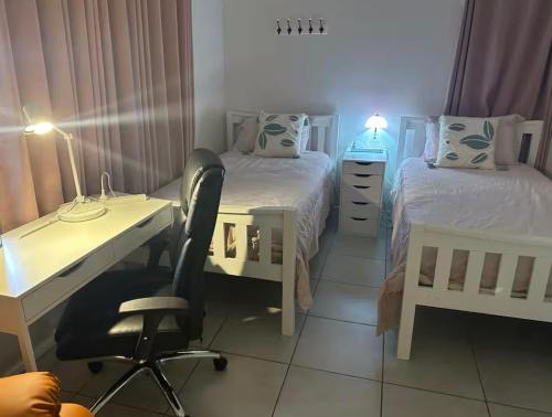 UQ big room 2 bed for 2 people Q1