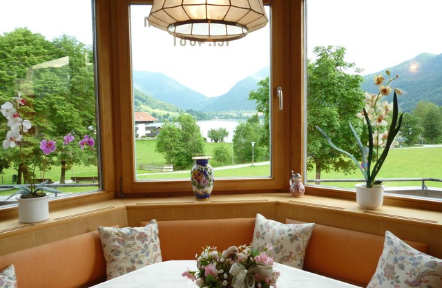 Vacation apartment Weitl am See, bay window - Ferienwohnungen Weitl am See