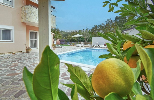 Vacation home Amna - 8 persons, Private pool, 4 bedrooms, Barbecue