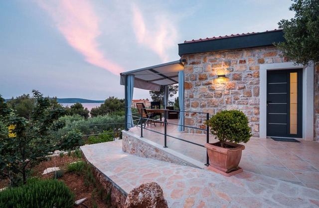 Vacation home LIMETA - Modern vacation home with sea view in quiet surroundings