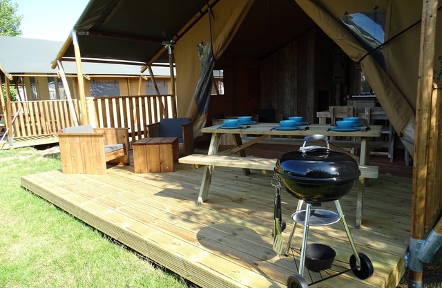 Vakantie in Kamperland, Safaritent Voor 6 Personen, Dichtbij Strand en zee