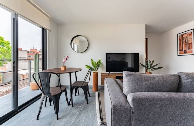 VH | Cool apt Sta Ma la Ribera |balcón and gym | 130